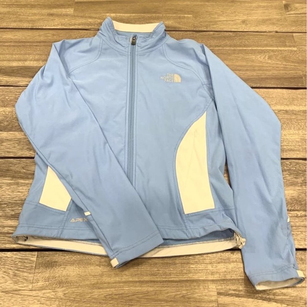 𝅺the NORTH FACE woman’s flight series shell. Periwinkle blue/white. Size Small.